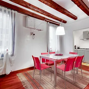 https://apartment-biennale.hotelinveneto.com